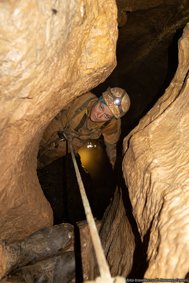 Выход из колодца в пещере Сюрприз