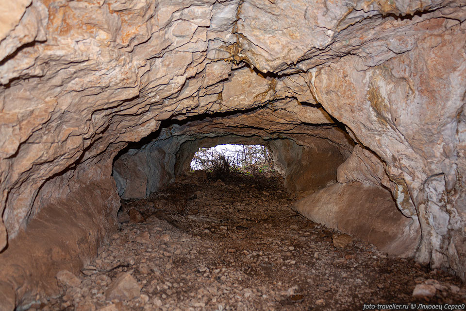 Проверка пещеры в районе Ишачьей тропы