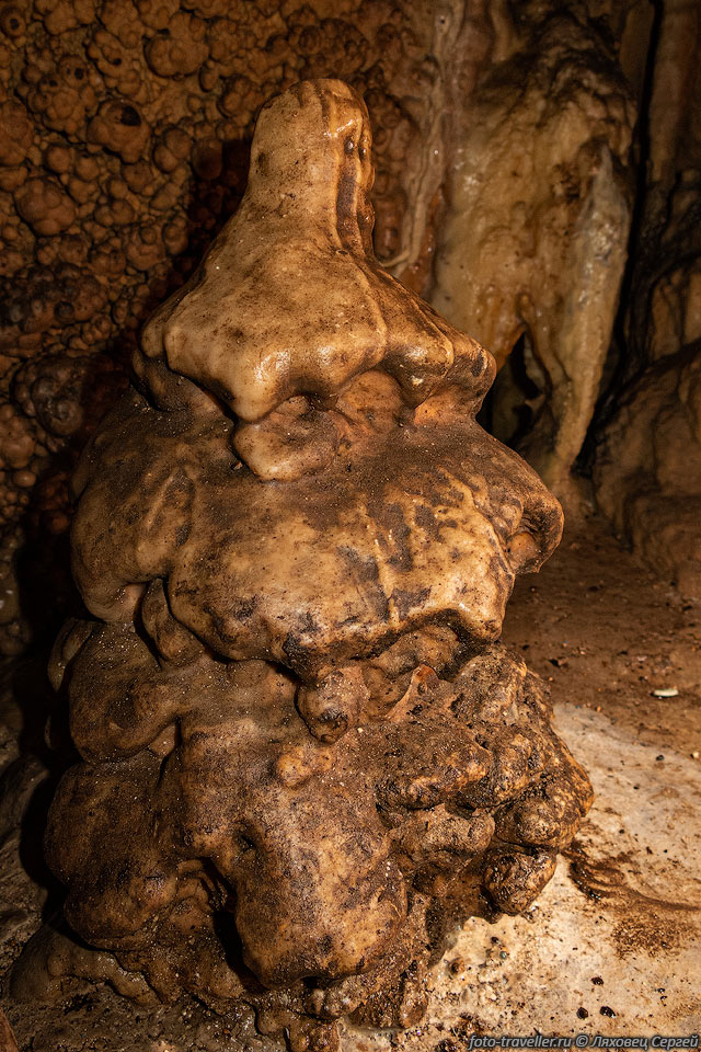 Натек в пещере Гугерджин