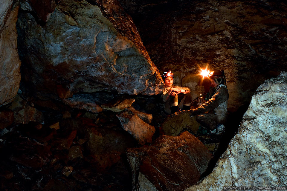 На обвале в пещере Обвальная