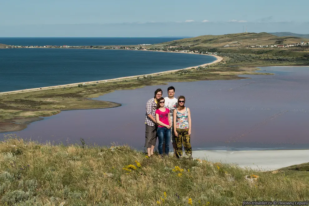 Озеро Чокрак питается подземными сероводородными источниками и
морскими водами.
Грязь полезна для лечения множества заболеваний.
До Октябрьской революции тут существовала небольшая грязелечебница.
После революции и до ВОВ на Чокраке действовал солевой промысел.