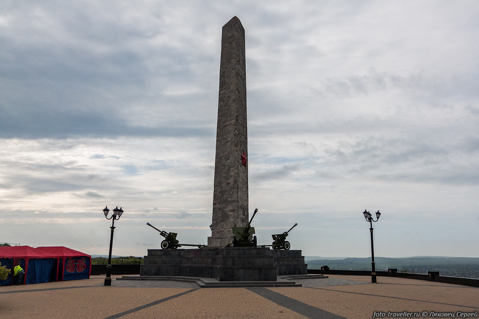   Мемориал воинской славы и памяти павших в борьбе с немецко-фашистскими 
захватчиками. 
Вершина горы Митридат.