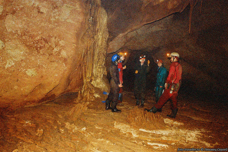 В пещере Юбилейная