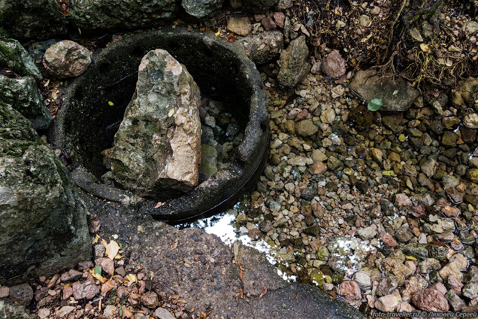 Кто-то уронил камень в источник Ени-Сала