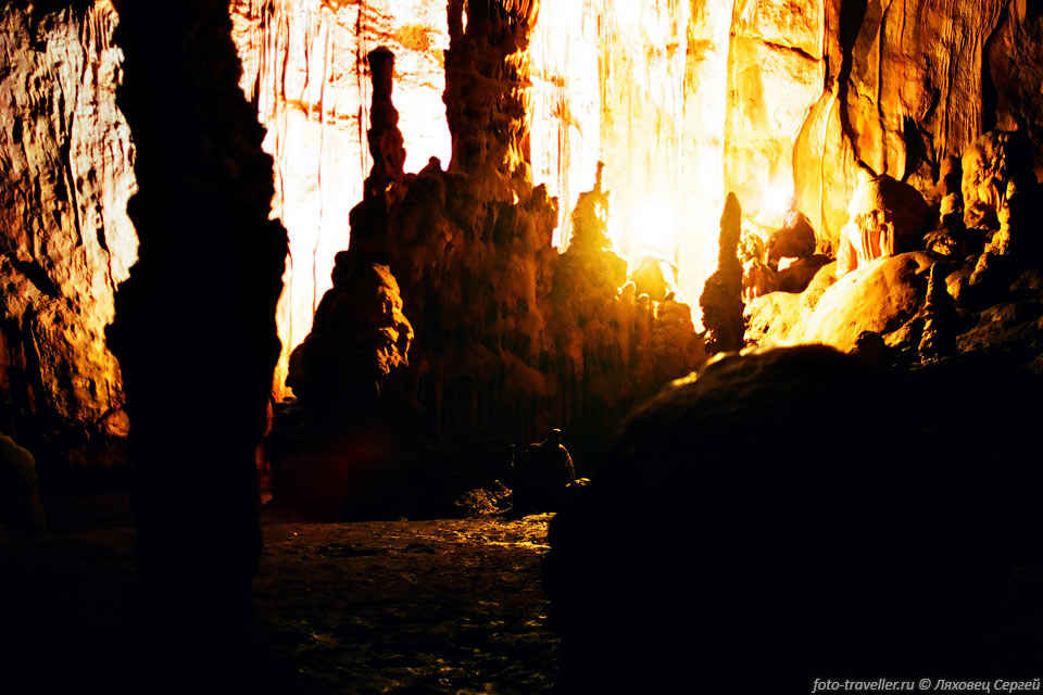 Колоны в пещере Виола