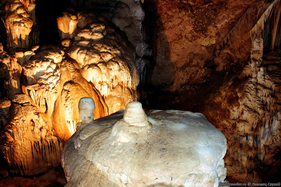 Зал в пещере Озерная