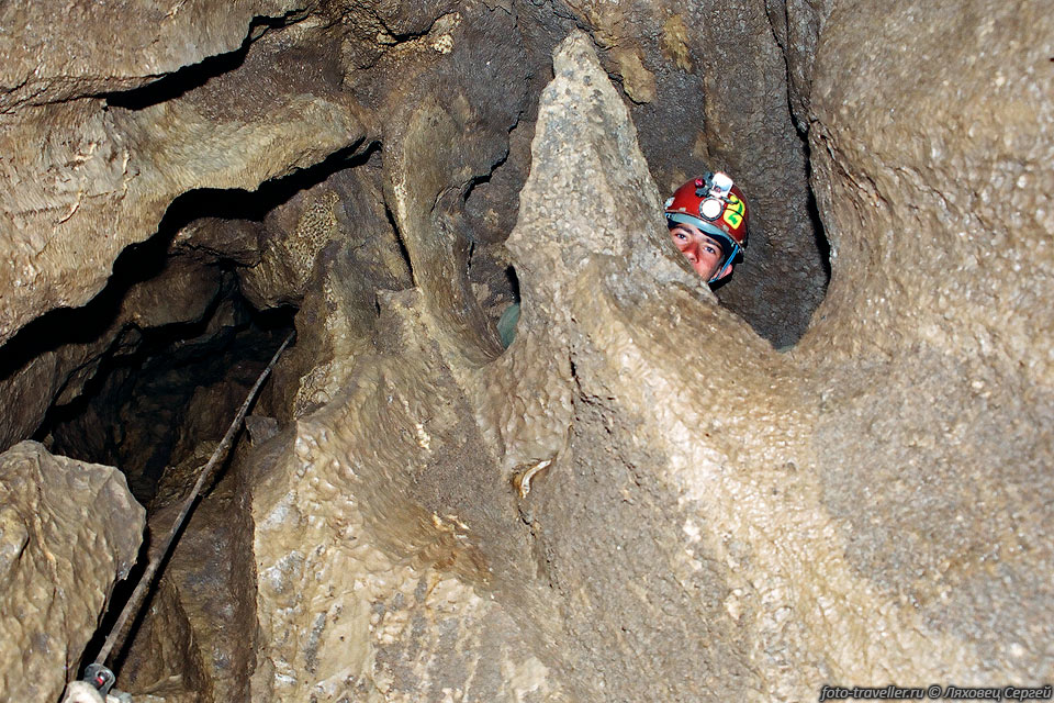 Артем в пещере Скалопендра