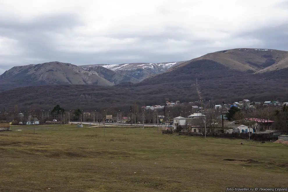 Вид на нижнее плато Чатыр-Дага из Перевального