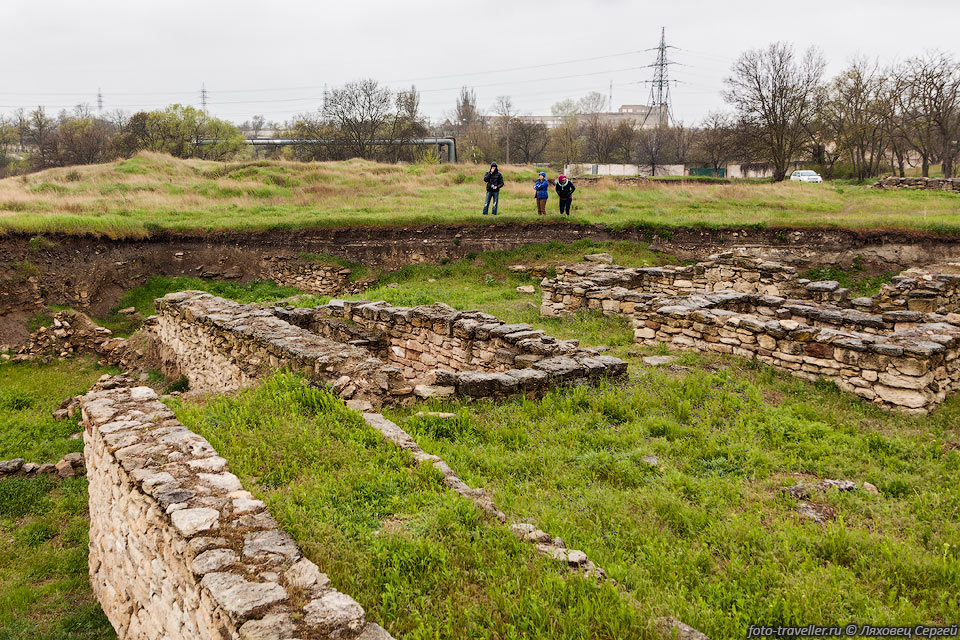 Первые раскопки на Тиритаке были проведены в 1859 году. Регулярные 
раскопки велись с 1932 года.
С октября 2015 года Археологический комплекс "Древний город Тиритака" является объектом 
культурного наследия федерального значения.
