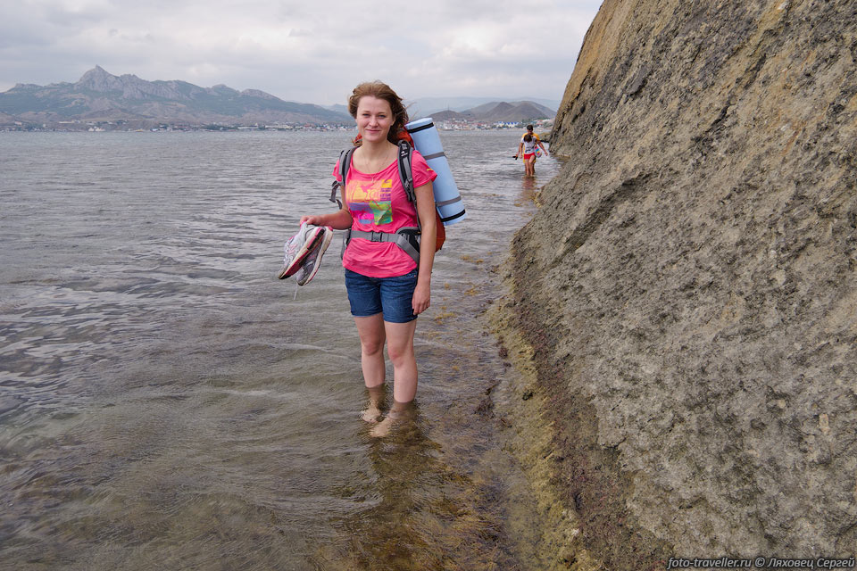 Прижим в бухте Мертвая - довольно долго нужно идти по воде