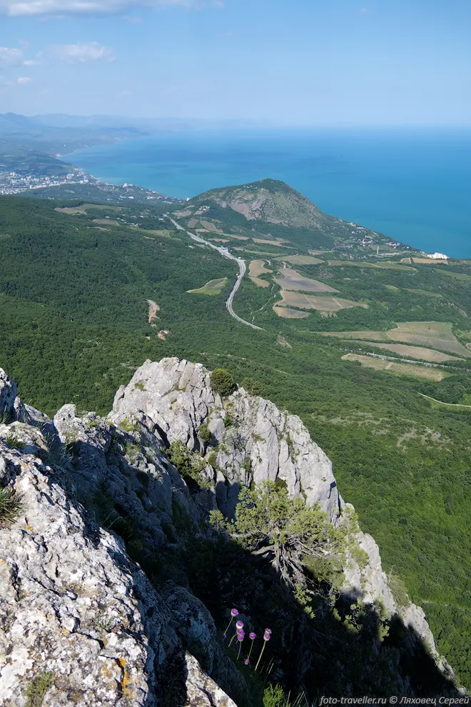 Скалы Парагельмена находится недалеко от Алушты
