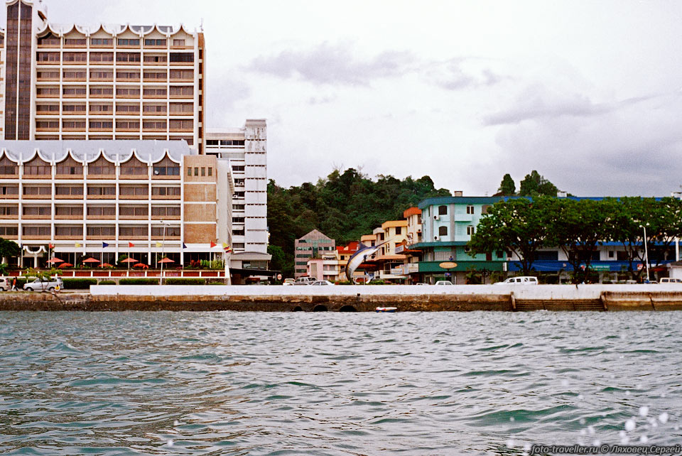 Столица штата Сабах, город Кота-Кинабалу (Kota Kinabalu).