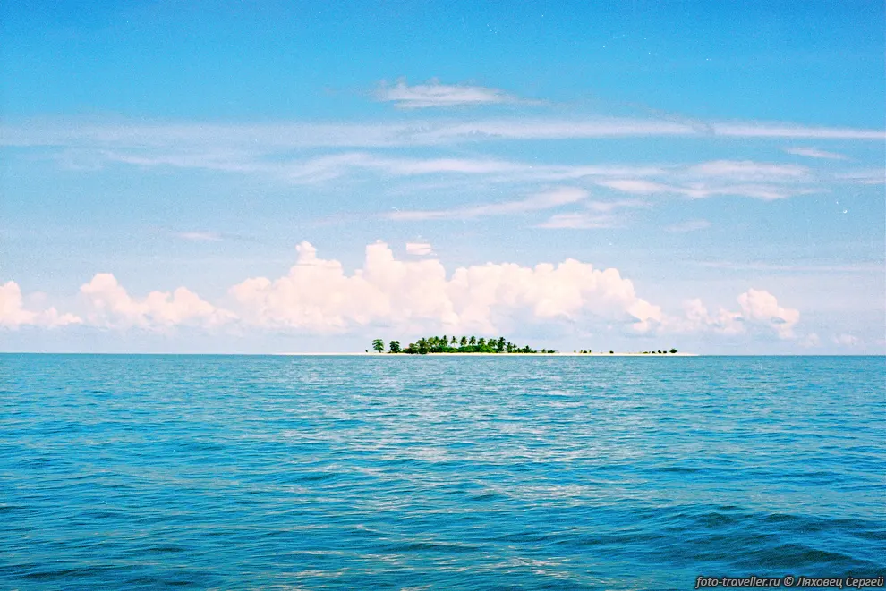 Национальный парк Черепаховые острова (Turtle Island National
Park, Pulau Penyu National Park).