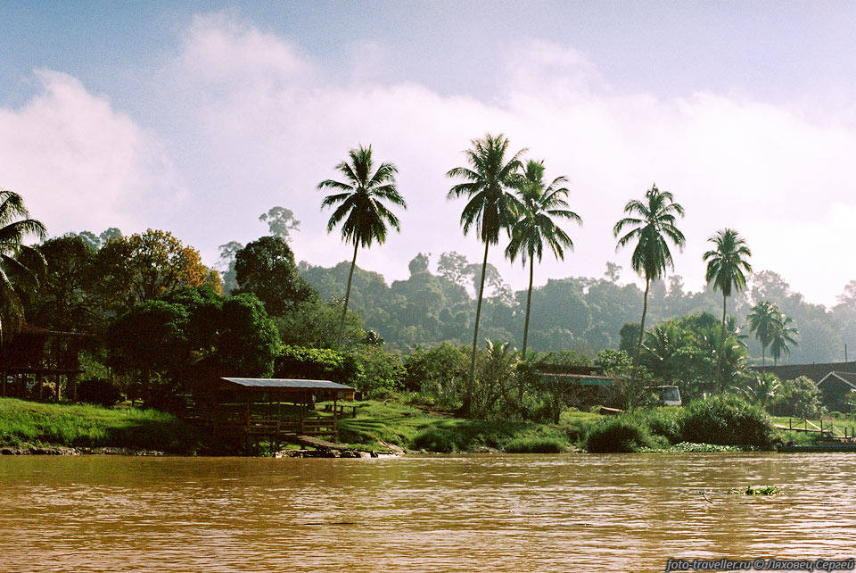 Поселок на реке Кинабатанган