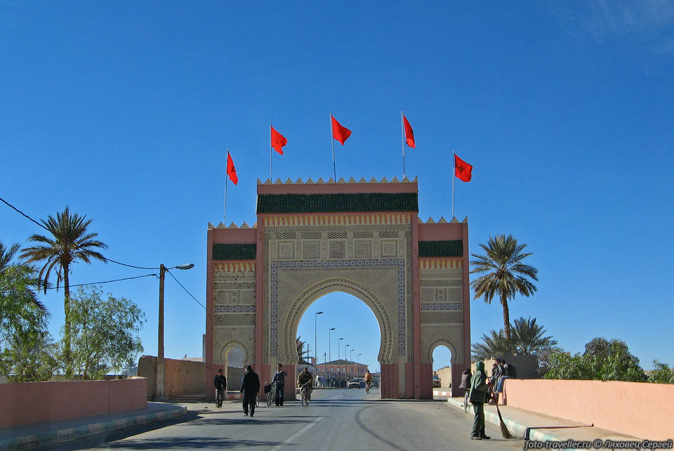 В Марокко ворота стоят перед каждым поселком