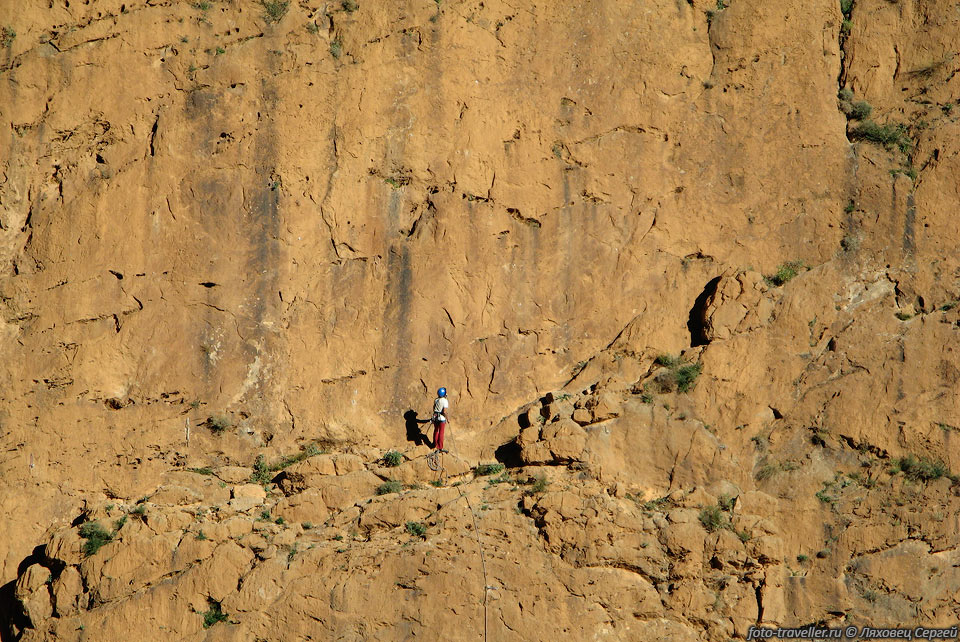 Ущелье Тодра популярно среди скалолазов.