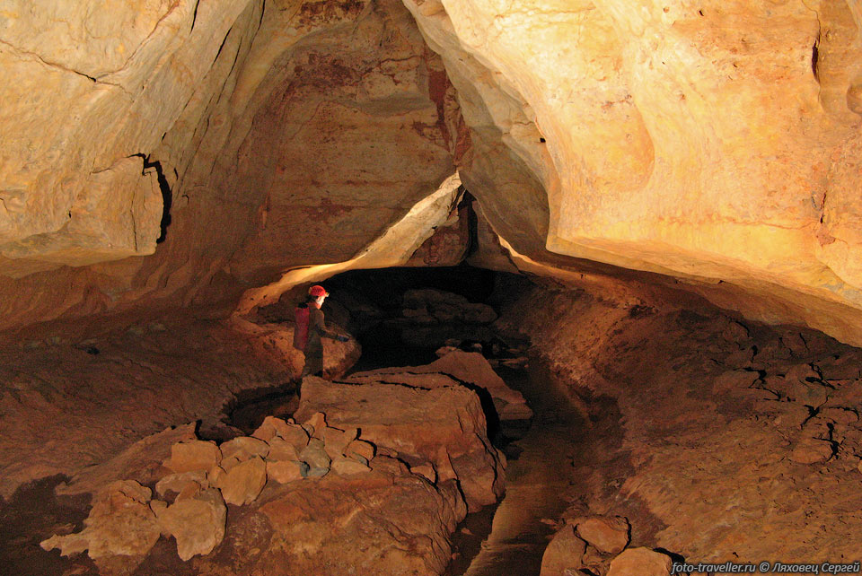Пещера Win-Timdouine является длиннейшей подземной рекой Африки. 
Ее протяженность составляет 19.128 км, 
протяженность основного хода 9 км. На местном берберском языке название переводится 
как 