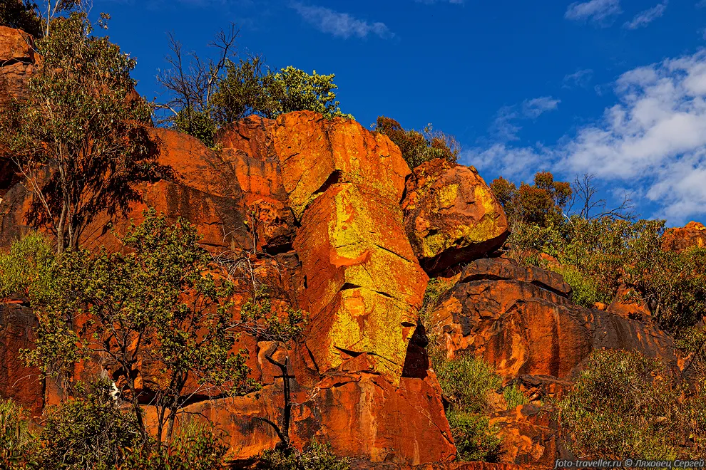 Скалы в национальном парке плато Ватерберг (Waterberg Plateau
National Park).