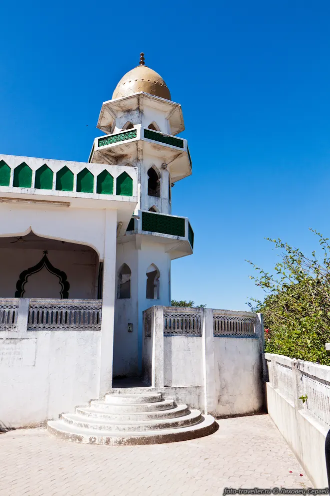 Мечеть на территории мавзолея Пророка Наби Аюб (An Nabi
Ayub Tomb, Jobs Tomb, Библейский Пророк Иова)