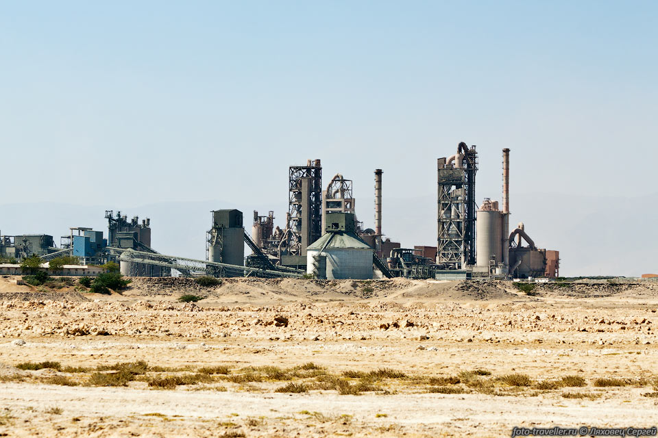 Экономика Омана базируется на экспорте нефти.