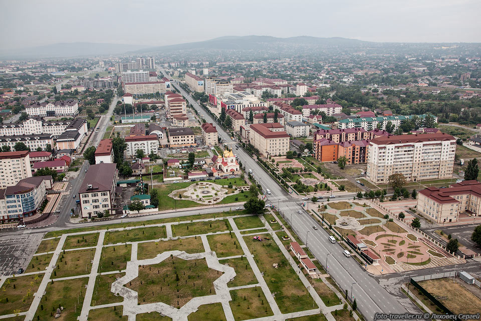 Вид на Грозный с вертолетной площадки одного из зданий Грозный-Сити