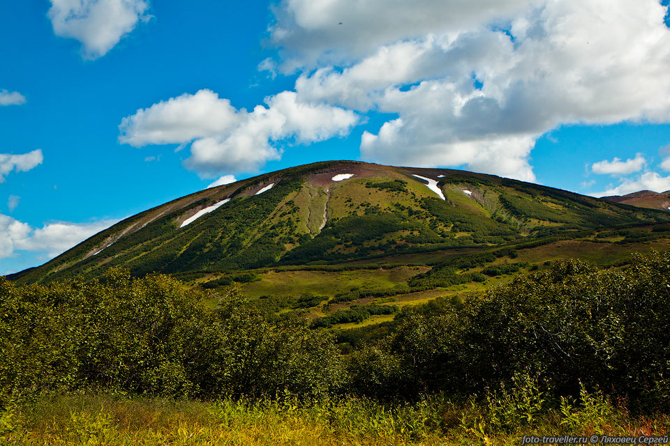 Вулкан Приходченко (1161 м).
Потухший - извержения в историческое время не зафиксированы.