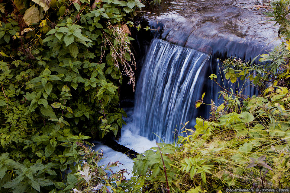 Нижне-семячинские горячие источники.
Ручей Горячий Ключ парит, есть различные горячие водопады, купаться можно в разных 
местах, в том числе в купальне.