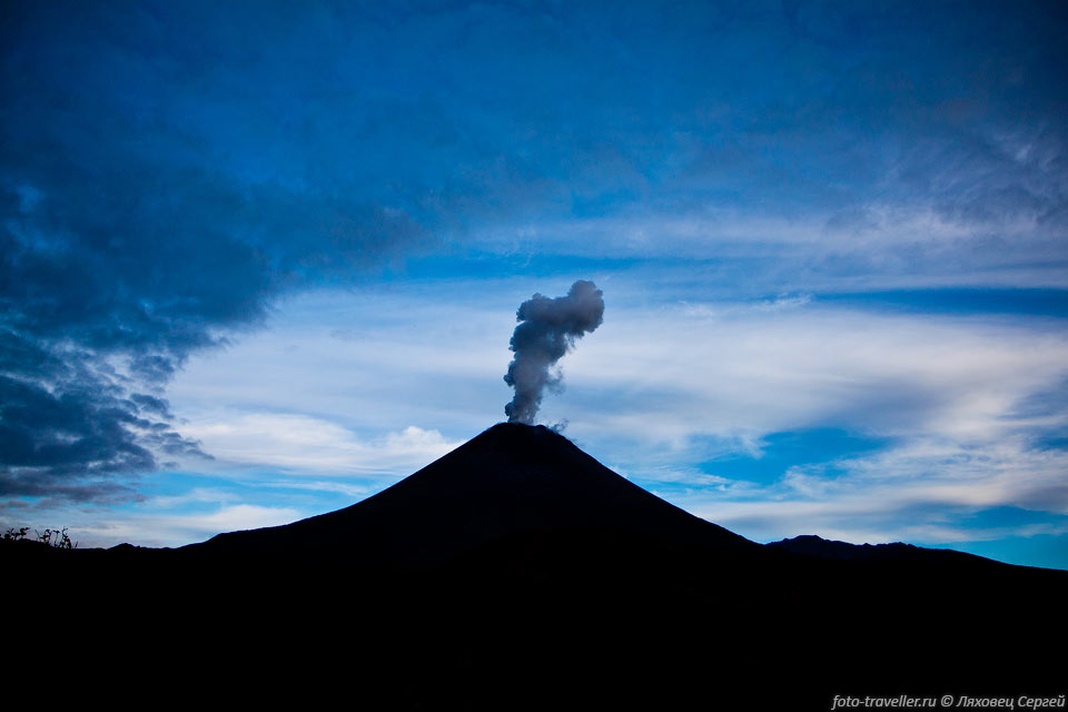 Вулкан Карымский один из самых активных на Камчатке. 
За последние 100 лет произошло 20 длинных извержений.
