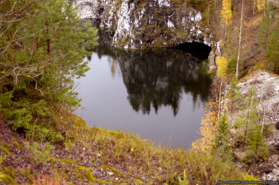 Рускеальские мраморные ломки представляют собой природно-рукотворный 
ландшафт, одно из красивых мест Северного Приладожья,  это памятник природы 
и горного дела.