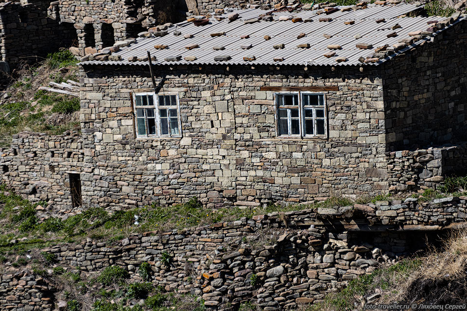 Каменный дом в селе Чираг