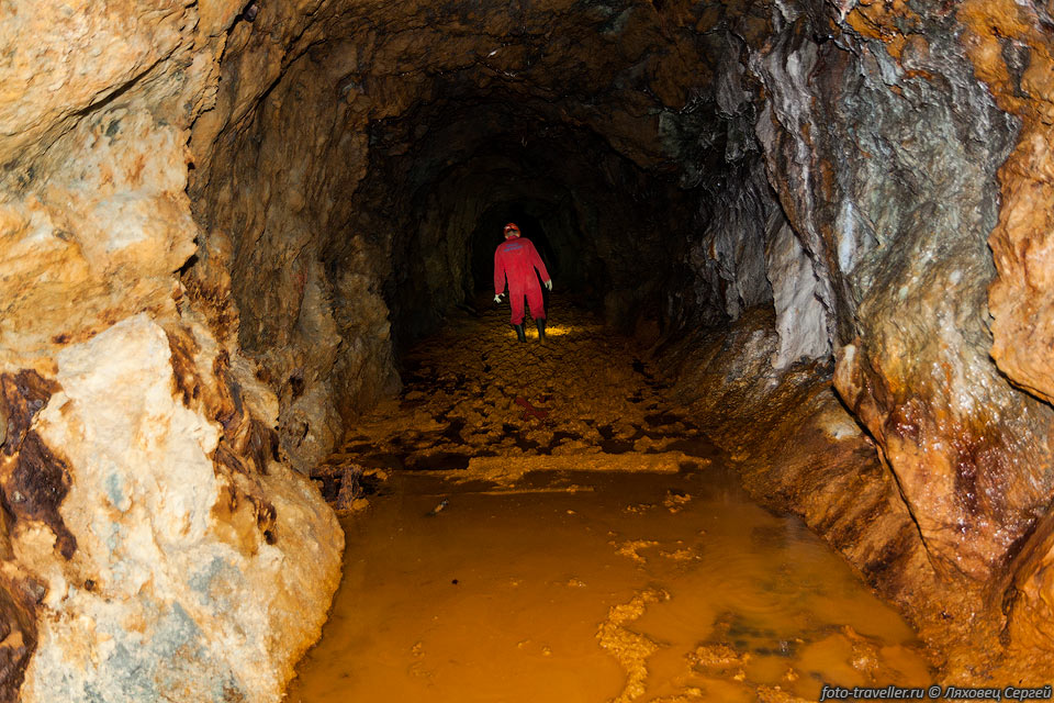 Рудное тело Быковского месторождения расположено в основном ниже 
уровня реки Большая Лаба.