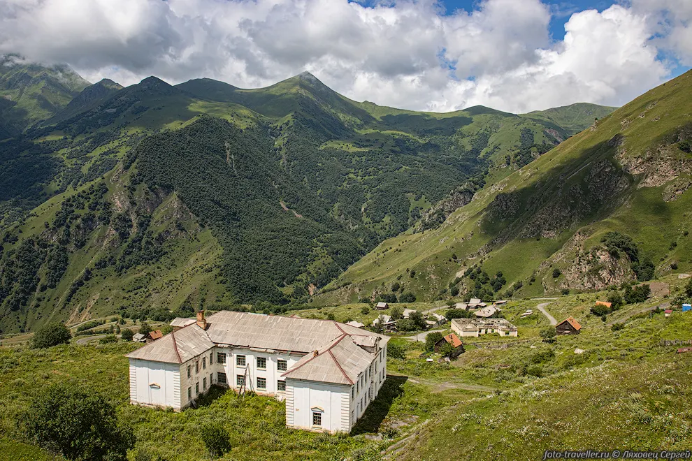 Панорама поселка Верхний Згид