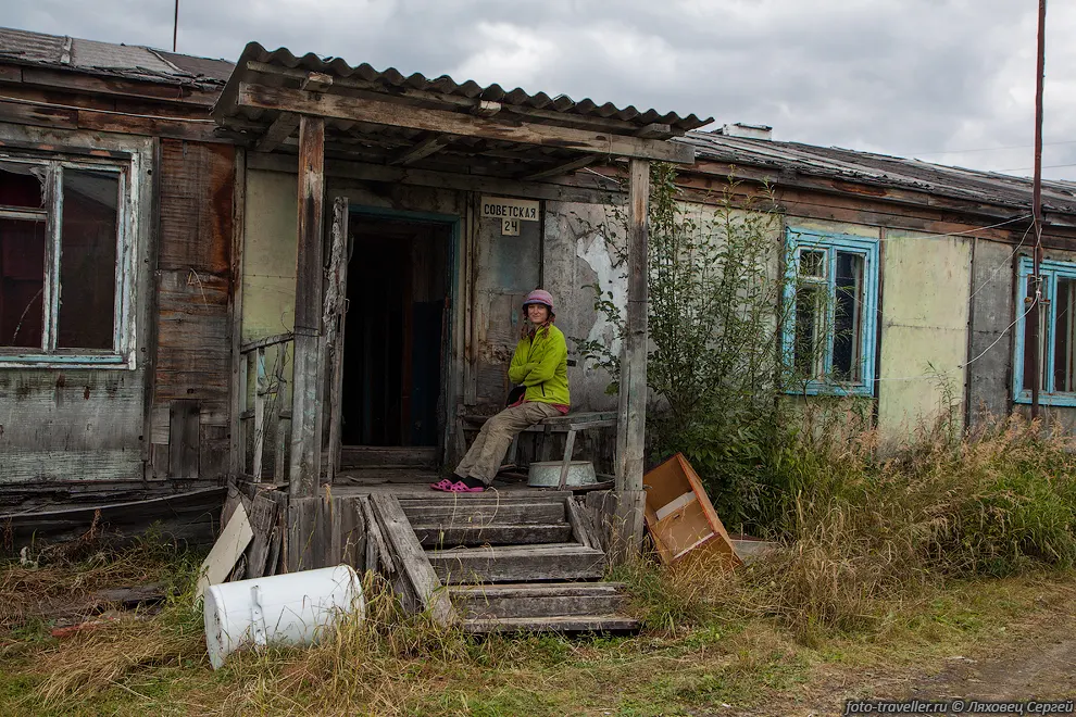 Пробуем снять жилье в поселке Новая Чара.
Посёлок городского типа построен в 1979 году при строительстве БАМа и является крупной 
узловой станцией магистрали.