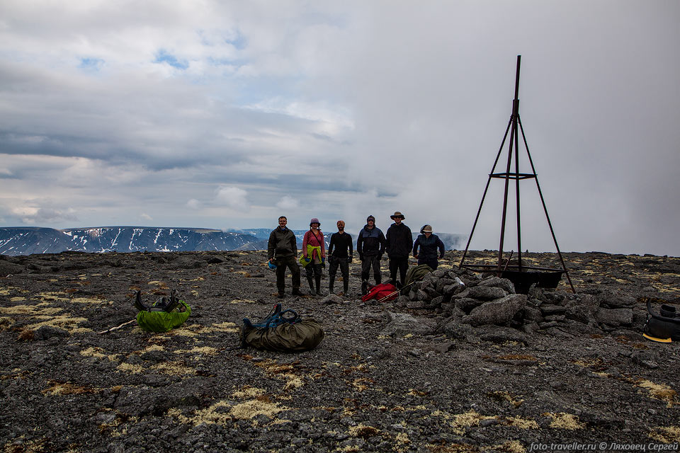 Группа на вершине Идивичвумчорр (1178 м, по GPS 1220 м)