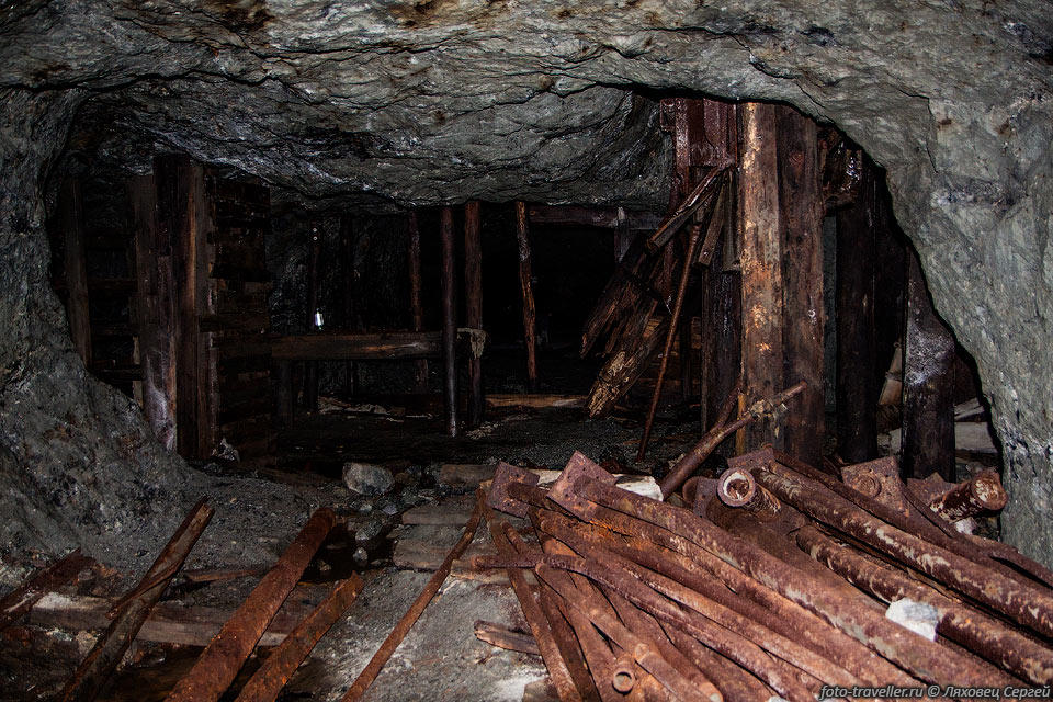Внутри Ловчорритового рудника