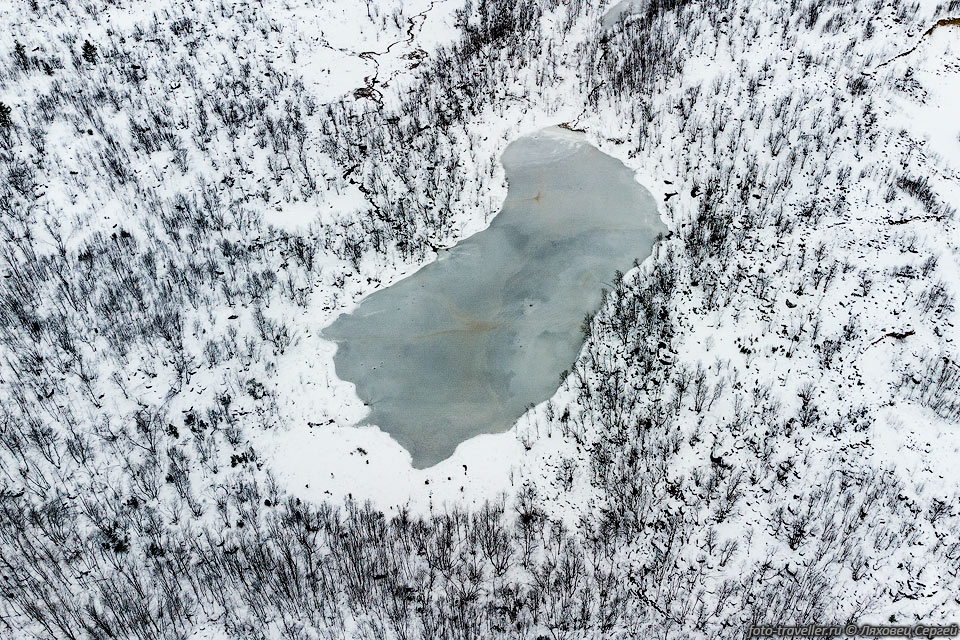 Лед на озере