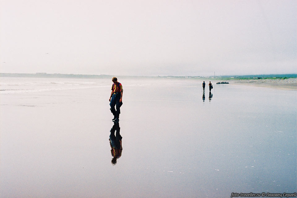 Зеркальный пляж в заливе Касатки