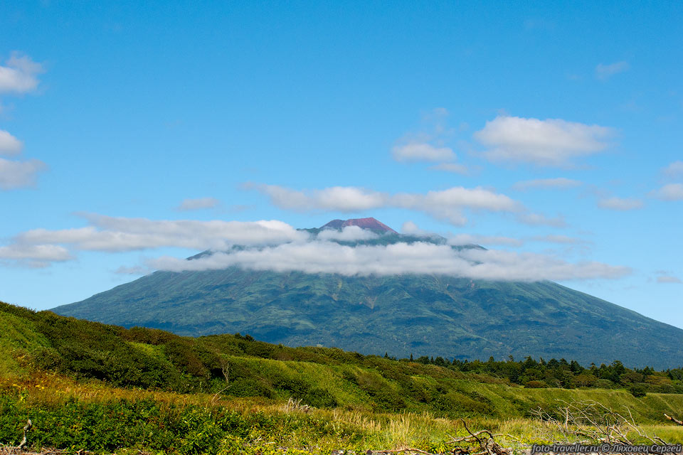 Местное русскоязычное население считает Тятю самым красивым вулканом, 
и одним из символов Кунашира
