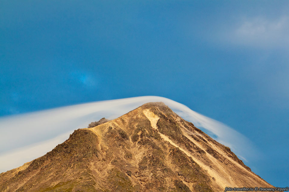 Гора Ломоносова - препятствие для облака