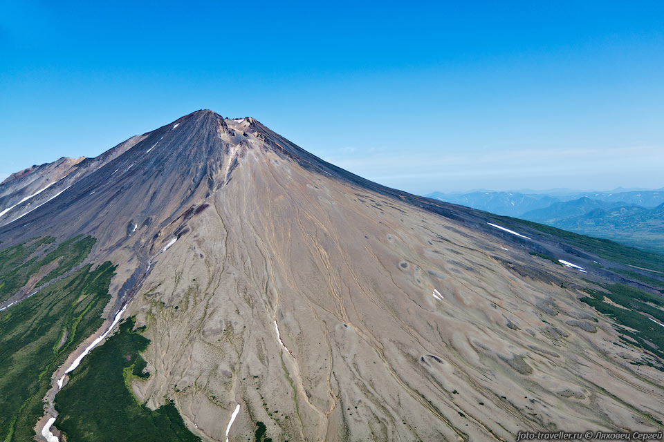 Вулкан Камбальный - самый южный из действующих вулканов Камчатки