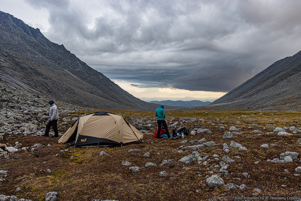 Лагерь 10 возле ручья Ледниковый