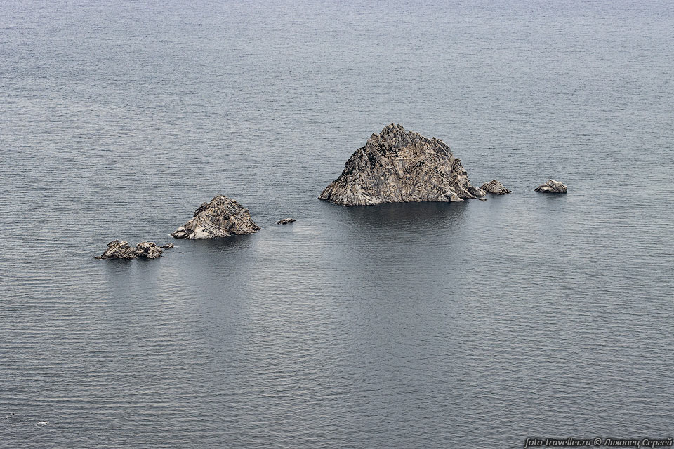 Скалы-острова Три Брата