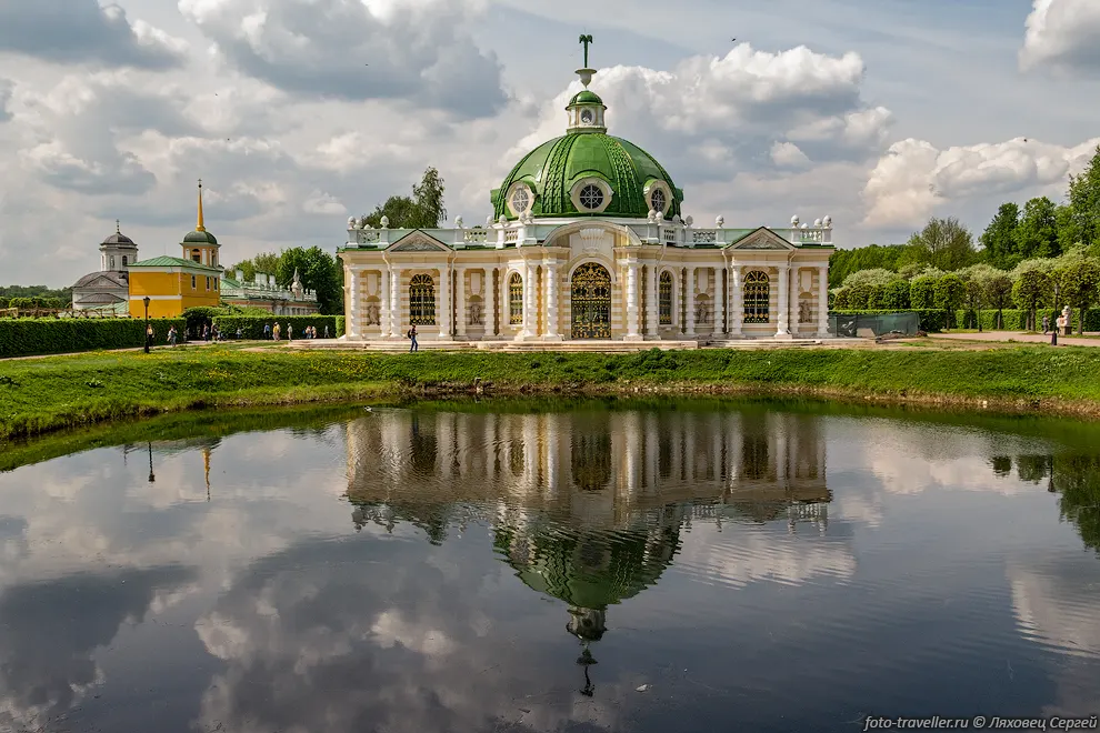 Павильон Грот в Кусково.
