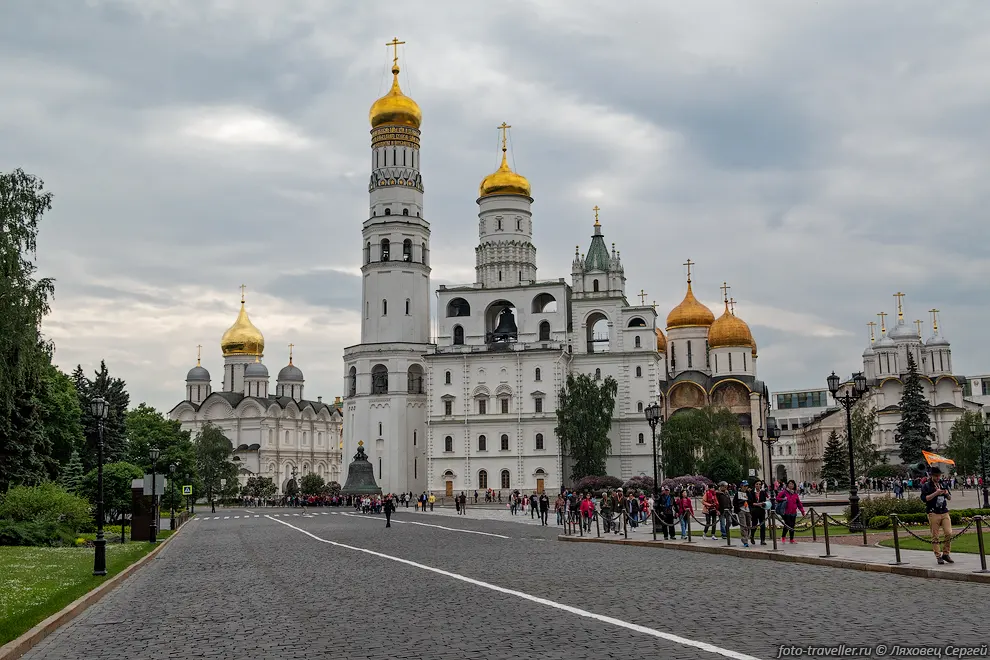Колокольня Ивана Великого и другие церковные сооружения