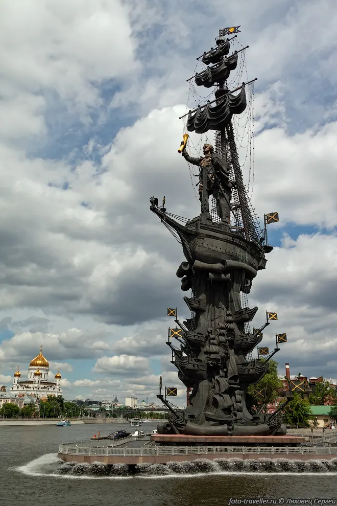 Памятник 300-летию Российского флота (Памятник Петру I).