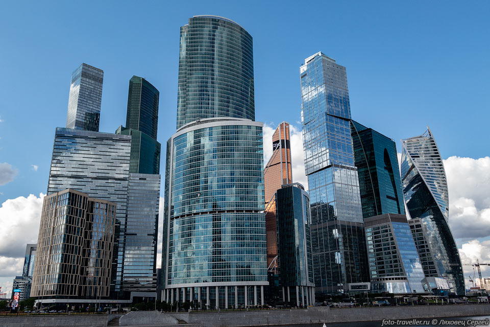 Самым высоким зданием в Москва-Сити является как раз одна из башен 
Комплекс Федерации.