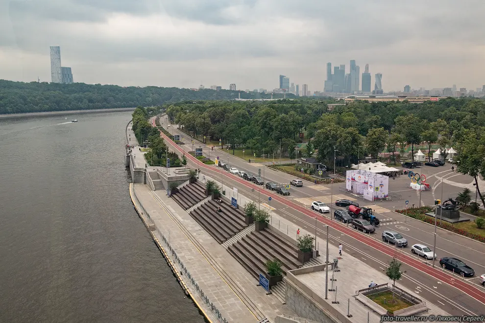 Лужнецкая набережная