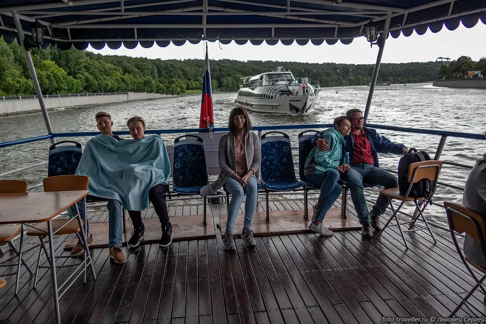 Катаемся на прогулочном судне