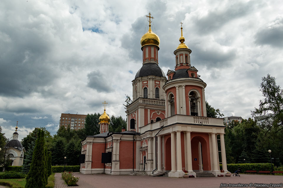 Троицкая церковь в Усадьбе Свиблово.
Это бывшая дворянская усадьба, расположенная на северо-востоке Москвы.