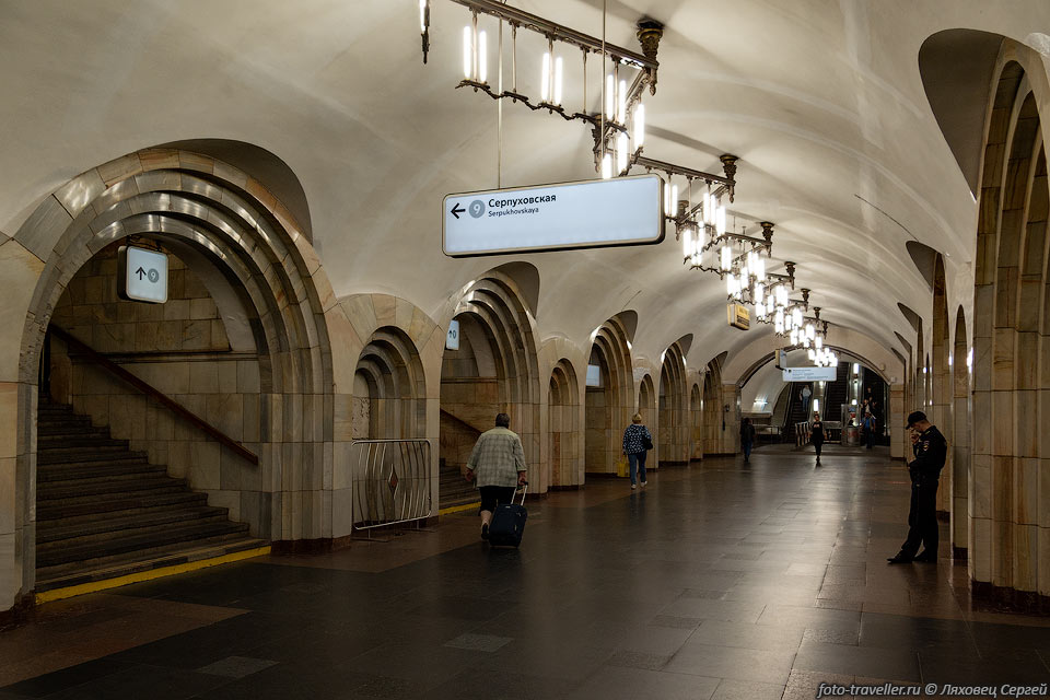 Станция Добрынинская Кольцевой линии открыта в 1950 году в составе 
участка Парк Культуры - Курская